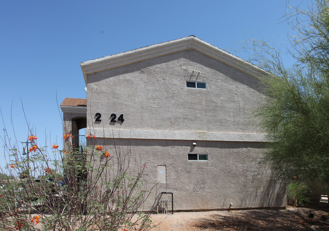 2324 W Lone Cactus Dr in Phoenix, AZ - Building Photo - Building Photo