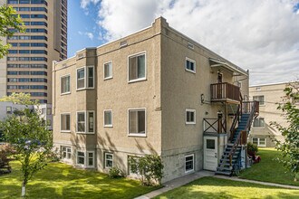 Avalon Apartments in Edmonton, AB - Building Photo - Building Photo