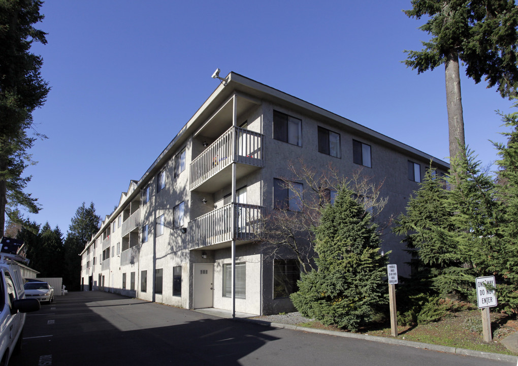 Shoreline Apartments in Seattle, WA - Building Photo