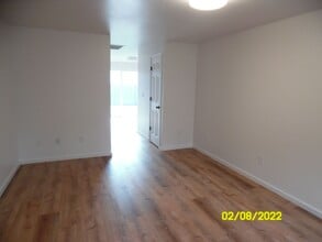 990 SW Oriole St in McMinnville, OR - Building Photo - Building Photo