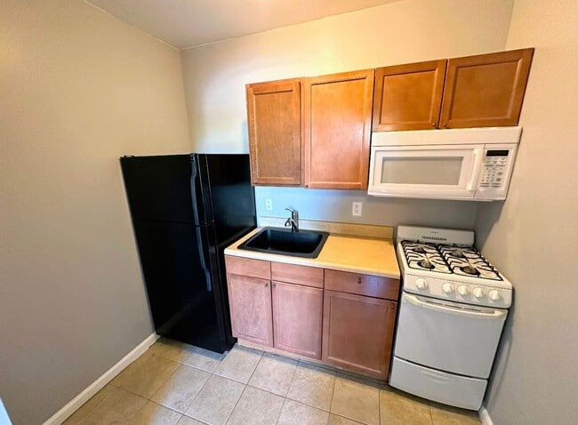 366 4th Ave in Troy, NY - Building Photo - Building Photo