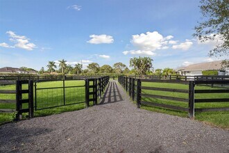 2904 Appaloosa Trail in Wellington, FL - Building Photo - Building Photo