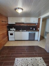 1658 SE Cobb St in Roseburg, OR - Building Photo - Building Photo