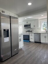 243 Park Ln, Unit 2 in Trumbull, CT - Building Photo - Building Photo