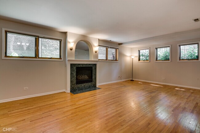 1535 N Wicker Park Ave in Chicago, IL - Building Photo - Building Photo