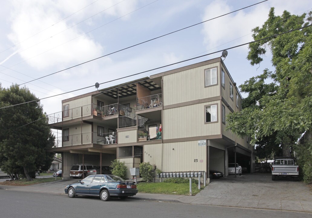 2796 Blenheim Ave in Redwood City, CA - Foto de edificio