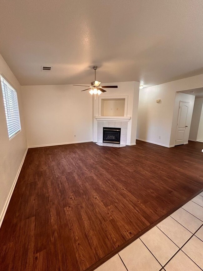 3803 W Elowin Ave in Visalia, CA - Building Photo - Building Photo