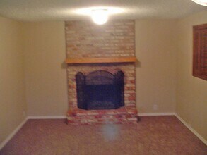 754 Edgemont Way in Springfield, OR - Building Photo - Building Photo