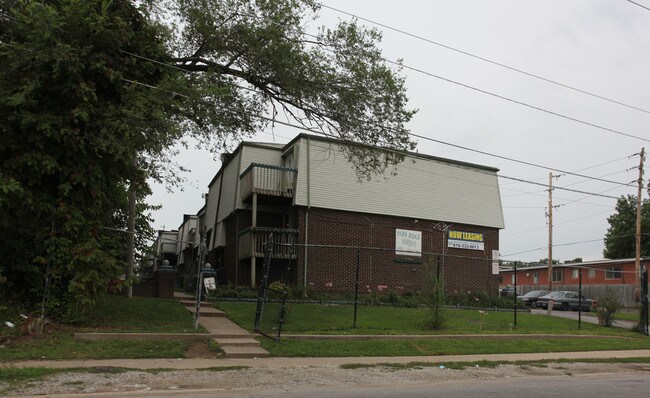 Park Ridge Apartments in Kansas City, MO - Building Photo - Building Photo