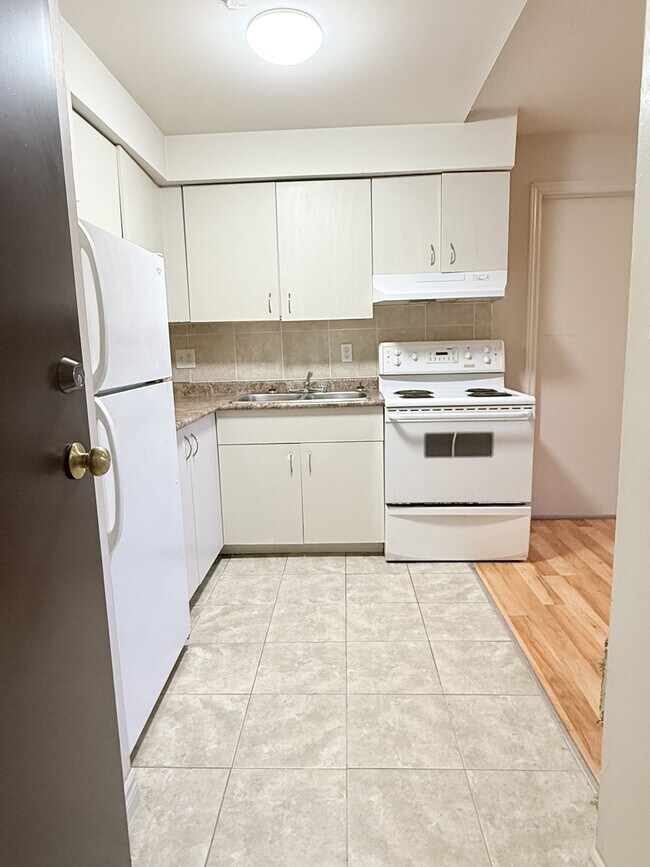 575 Assumption St in Windsor, ON - Building Photo - Building Photo