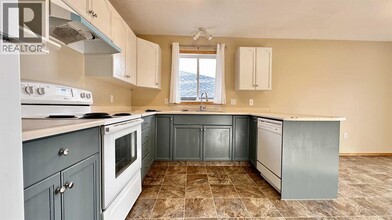 9105-113A 113a Ave in Grande Prairie, AB - Building Photo - Building Photo