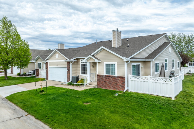 Bent Tree Meadows in Johnston, IA - Building Photo - Building Photo