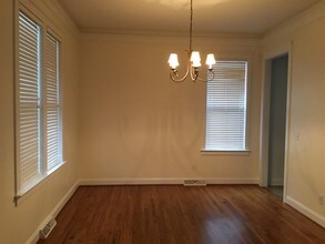 15612 Waterfront Dr in Huntersville, NC - Foto de edificio - Building Photo