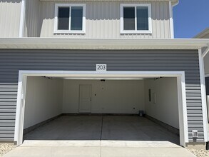 203 E Arcade Dr in Saratoga Springs, UT - Building Photo - Building Photo