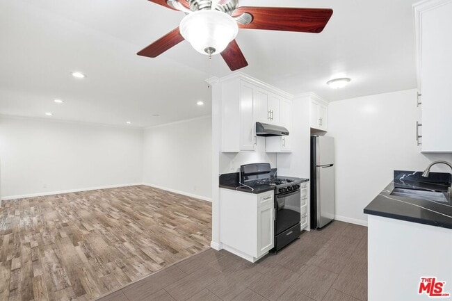 property at 1939 Selby Ave