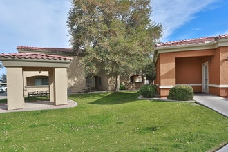 The Colony Apartments in Casa Grande, AZ - Foto de edificio - Building Photo