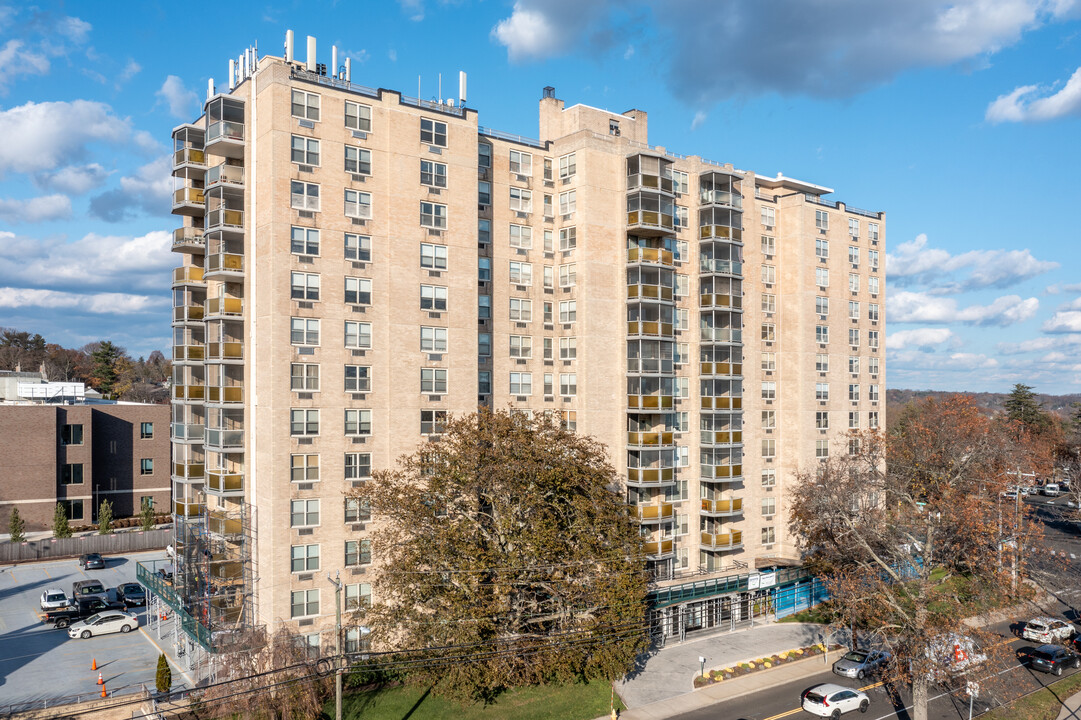 Regency Towers in Stamford, CT - Foto de edificio