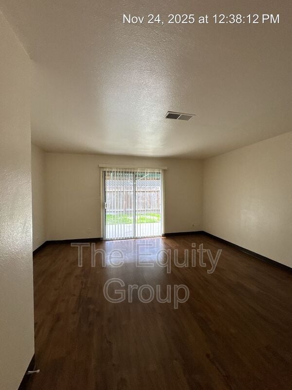 1320 W Vassar Ave in Visalia, CA - Building Photo - Building Photo