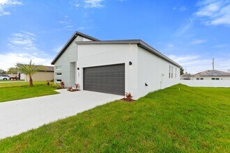 186 Sweet Pea Ct in Poinciana, FL - Building Photo - Building Photo