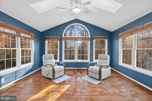 6367 Etheridge Ln in Manassas, VA - Building Photo