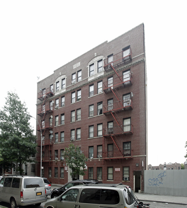 2570 Briggs Ave in Bronx, NY - Foto de edificio