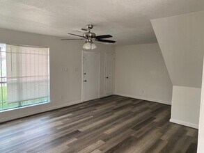 12222 Carola Forest Dr in Houston, TX - Building Photo - Building Photo