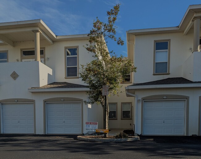 140 Devon Cir in St. Augustine, FL - Foto de edificio - Building Photo