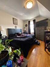 180 Saint Paul St, Unit 4 in Brookline, MA - Foto de edificio - Building Photo