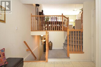 38 Macassa Cir in Ottawa, ON - Building Photo - Building Photo