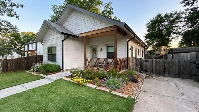 414 W Detroit St in Broken Arrow, OK - Building Photo - Building Photo