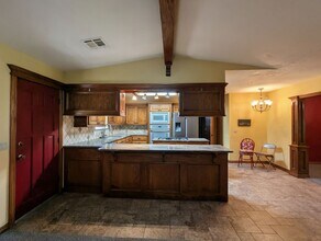 802 N 13th St in Tecumseh, OK - Building Photo - Building Photo