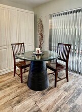 1800 Embassy Dr, Unit 117 in West Palm Beach, FL - Building Photo - Building Photo