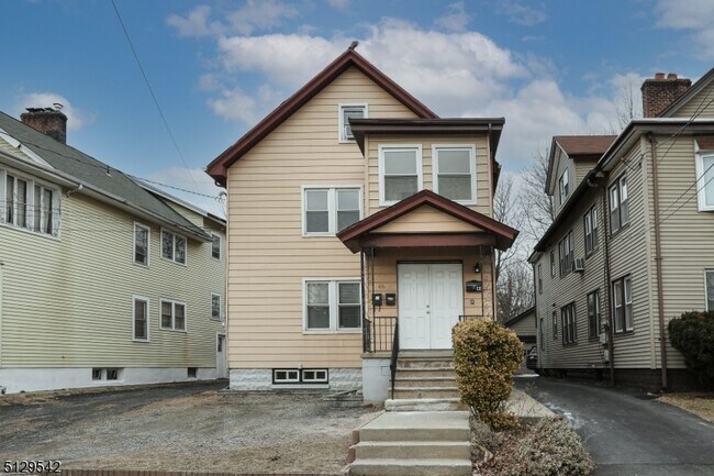 46 James St-Unit -2 in Montclair, NJ - Building Photo - Building Photo