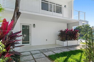 7286 Gary Ave in Miami Beach, FL - Building Photo - Building Photo