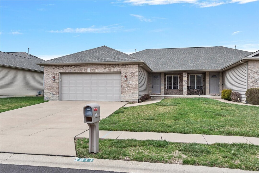 2911 Cindy Ln in Springfield, IL - Building Photo