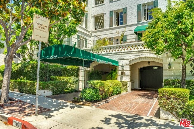 1416 Havenhurst Dr in West Hollywood, CA - Building Photo - Building Photo