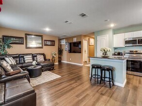 2222 Echo Lake Dr in Dallas, TX - Building Photo - Building Photo