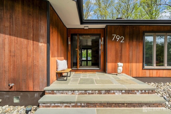 792 Partridge Dr in Bridgewater, NJ - Building Photo - Building Photo