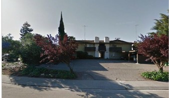 Oakmont Apartments in Stockton, CA - Building Photo