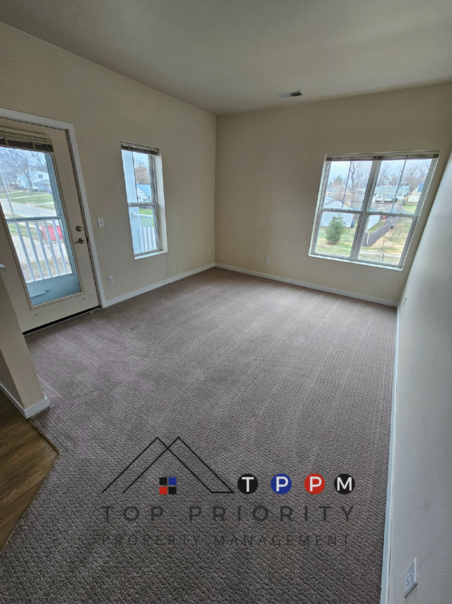 property at 1427 Center Point Rd NE