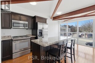 2541 Yonge St in Toronto, ON - Building Photo