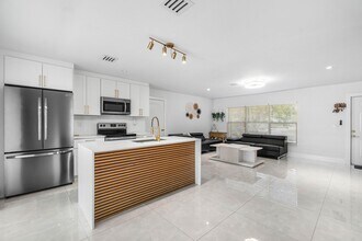 403 S 13th Ct in Lantana, FL - Building Photo - Building Photo