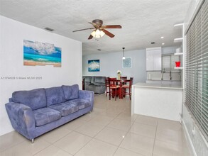 7160 Liberty St in Hollywood, FL - Building Photo - Building Photo