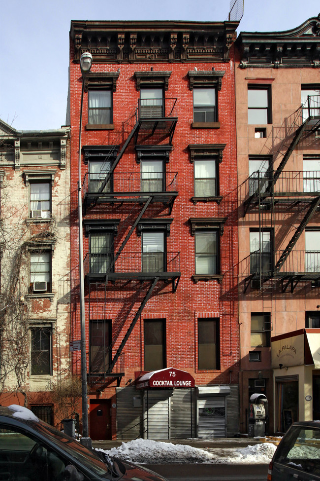 75 St Marks Pl in New York, NY - Foto de edificio - Building Photo