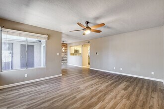 1544 Hialeah Dr in Las Vegas, NV - Building Photo - Building Photo