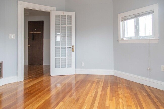 19-21 Woodbridge St in Cambridge, MA - Building Photo - Building Photo