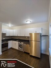 2127 N Dayton St, Unit 2129-308 in Chicago, IL - Building Photo - Building Photo