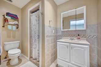 407 61st St NW in Bradenton, FL - Foto de edificio - Building Photo