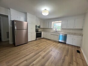 1813 Battleground Dr in Murfreesboro, TN - Building Photo - Building Photo