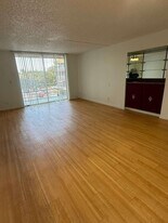 408 NW 68th Ave in Plantation, FL - Building Photo